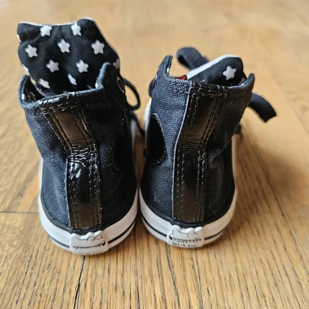 Converse adorable hello